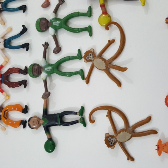 28pc flat bendable 3-4" Play Action Figures - Picture 5 of 8